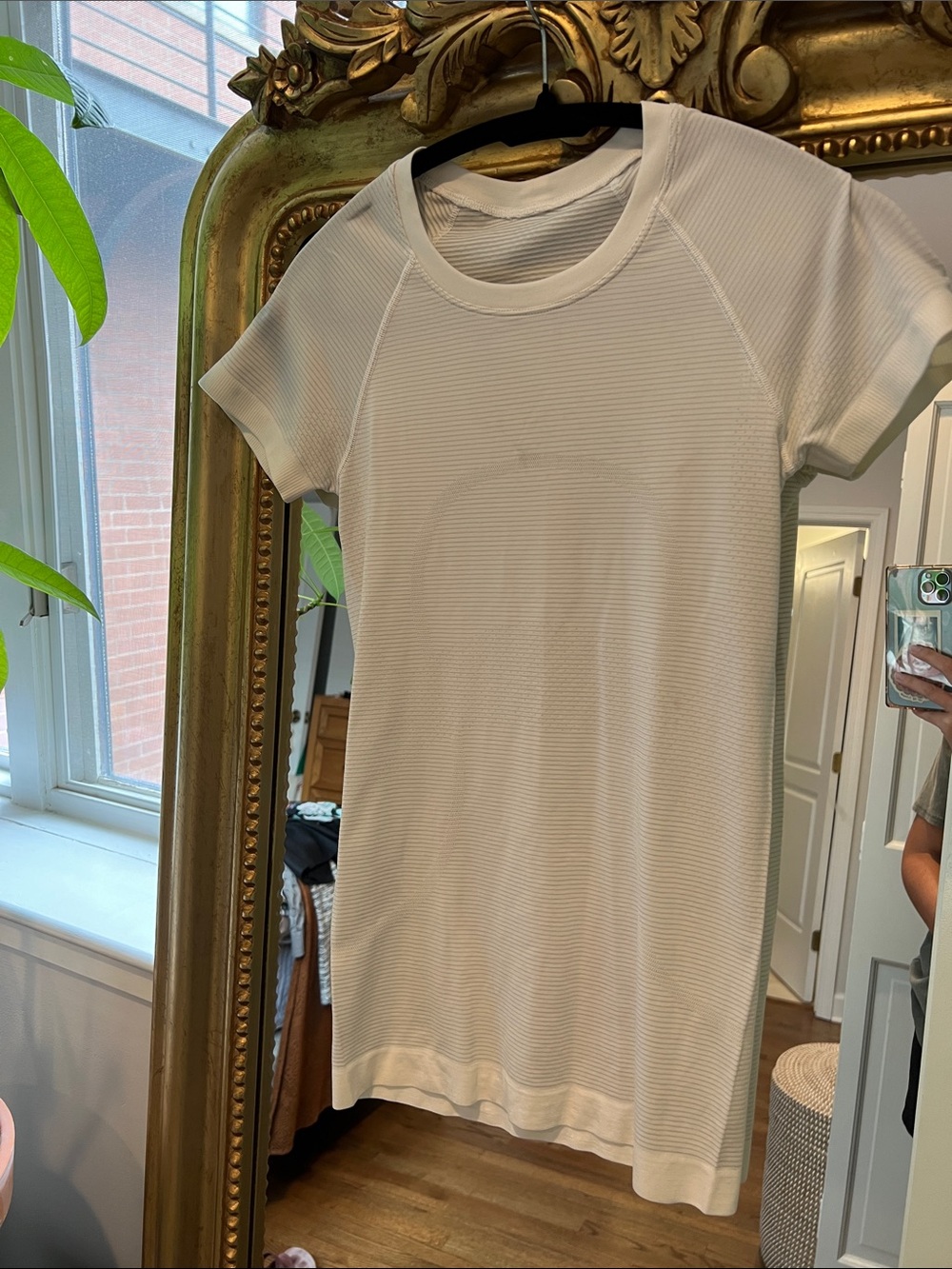 Lululemon White Ribbed Short Sleeve Tee